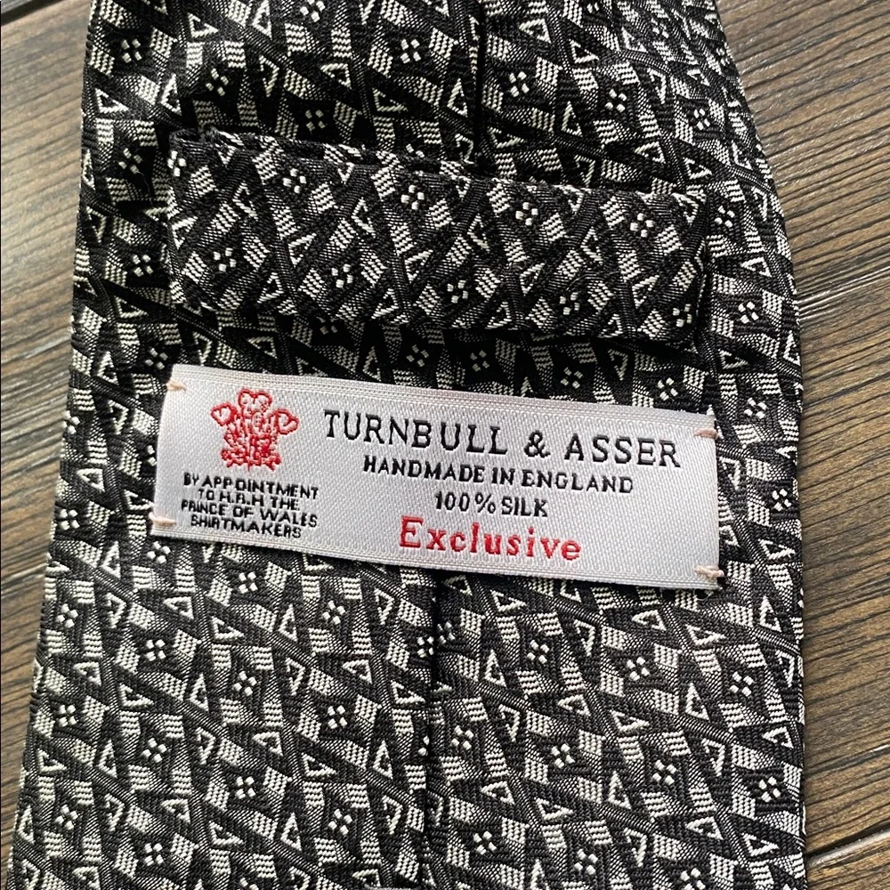 Turnbull & Asser Black and White Silk Handmade Patterned Tie - Picture 4 of 4